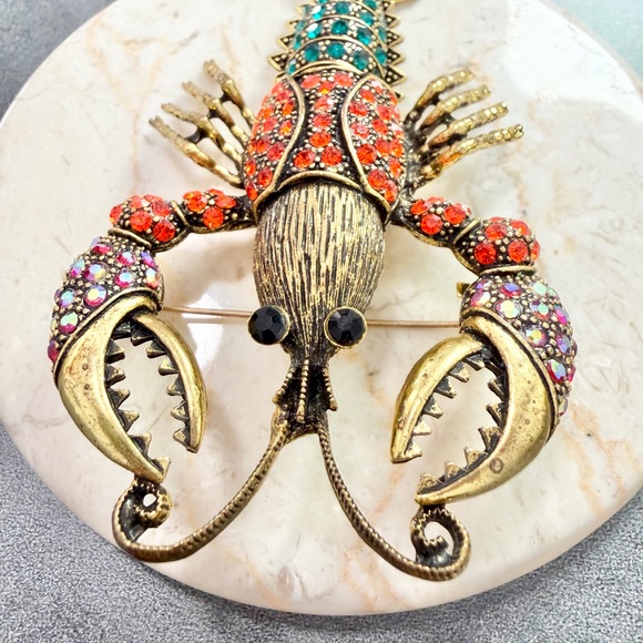 Large Articulated Lobster Brooch In Green And Red Rhinestone Antique Gold Tone - Picture 3 of 6